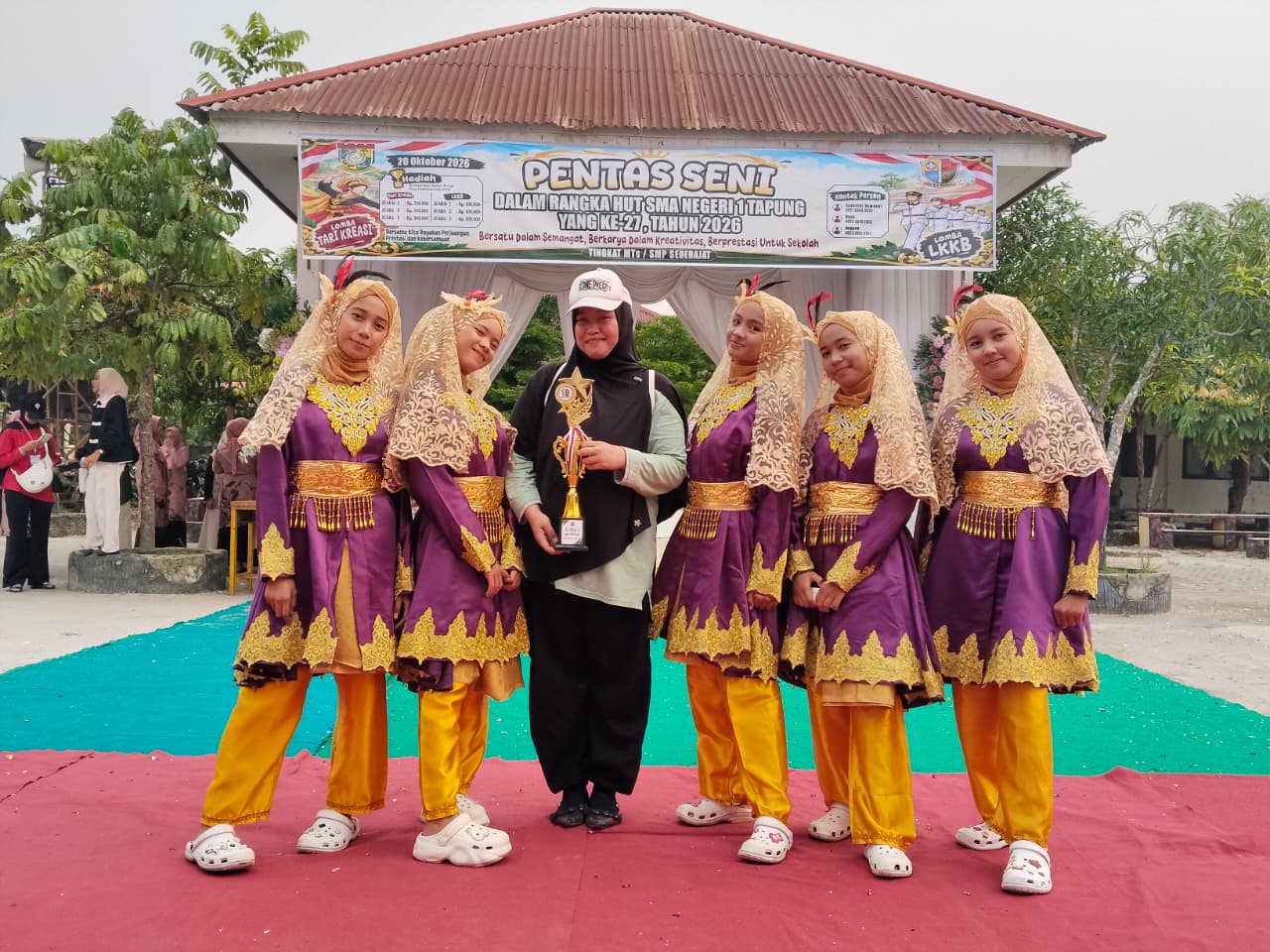 MTs Himmatul Ummah Raih Juara 3 pada Pentas Seni HUT SMAN 1 Tapung Tahun 2026